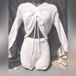 Super cute sweater/shorts outfit